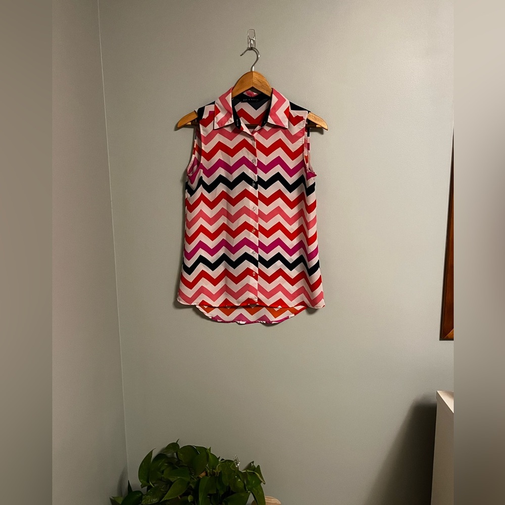 Cute zig zag tank top